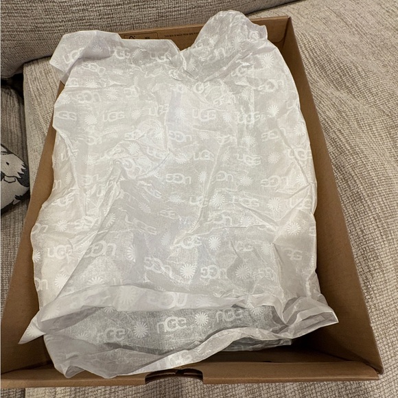 UGG Cakewalk Sneakers - Picture 6 of 6